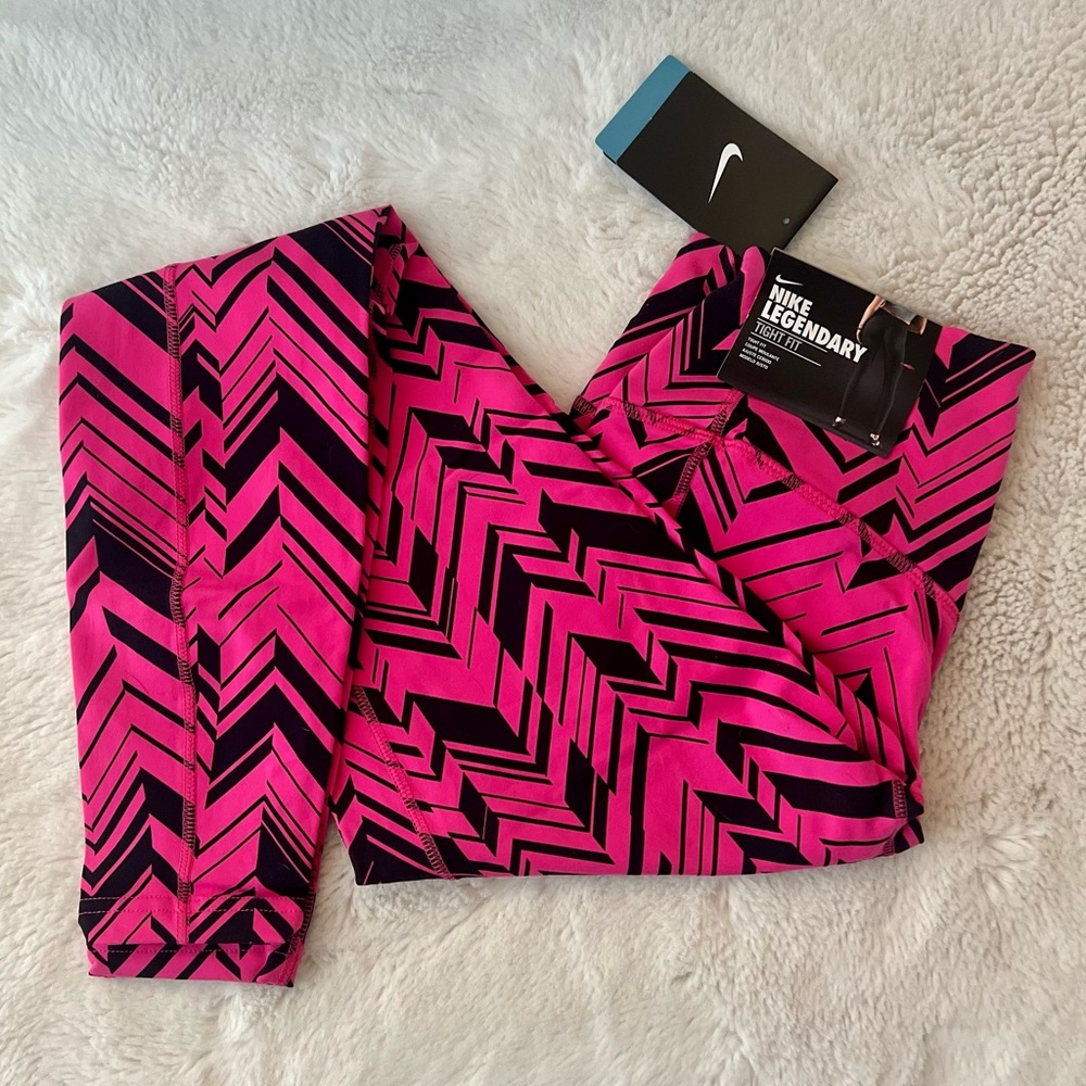 Nike Legendary Tight Fit